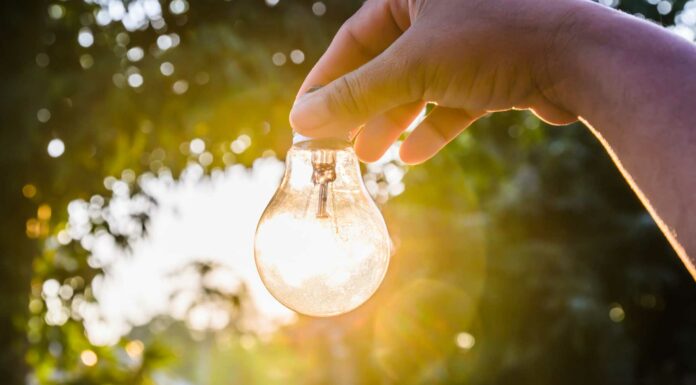 Líquido que almacena energía solar | Tecnologías Renovables Bombilla