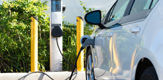 Híbrido vs. híbrido enchufable | Definiciones y diferencias Híbrido vs híbrido enchufable PRIC