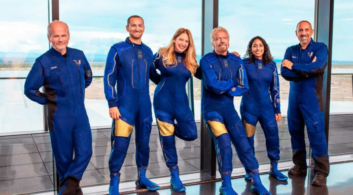 Jeff Bezos iba a ser el primer millonario en ir al espacio | Richard Branson se adelanta 1-Virgin-Galactic-Unity-22-(2)