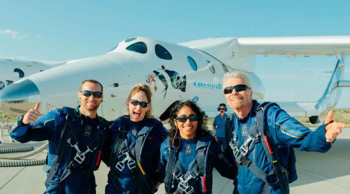 Virgin Galactic | Así fue el primer viaje al espacio de Richard Branson 1-Virgin-Gallactic