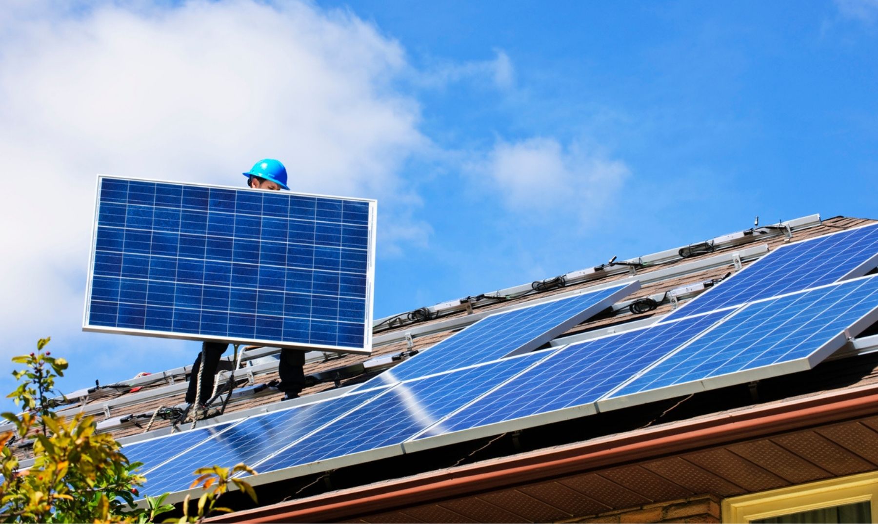 Los paneles solares son la mejor alternativa para generar energía limpia -  Dieselval