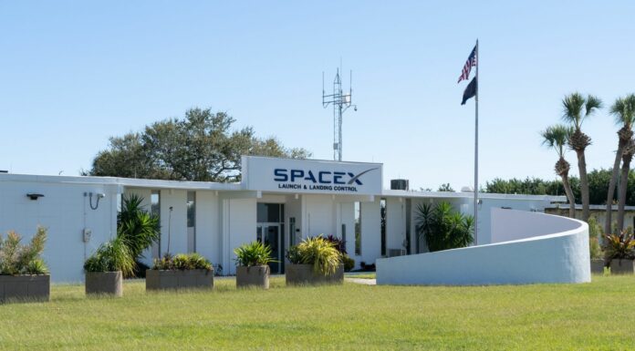 SpaceX prepara la primera caminata espacial privada