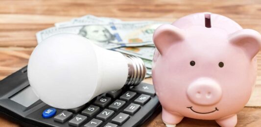 ¿Qué ocurrirá con el precio de la luz durante el verano? factura de la luz este verano