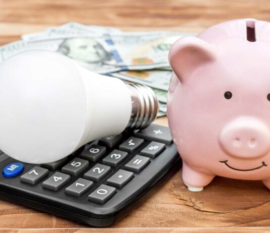 ¿Qué ocurrirá con el precio de la luz durante el verano? factura de la luz este verano