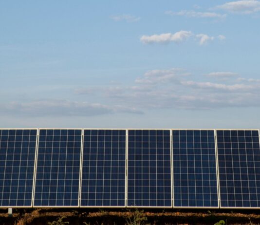 Placas solares verticales | Qué son, ventajas y desventajas
