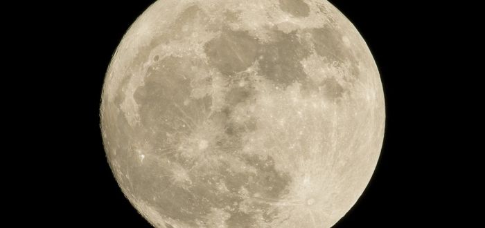 Imágen de la luna, satélite natural