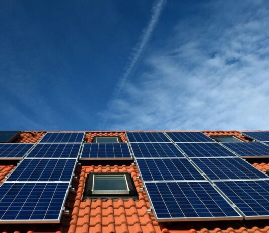 Baterías para paneles solares | Qué son, características, tipos, precios
