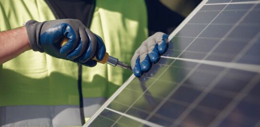Celdas solares de perovskita | Cómo están cambiando el panorama renovable