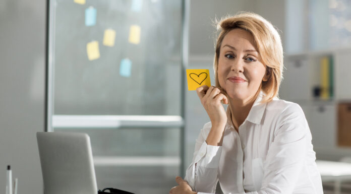 Mujeres profesionales y el obstáculo de la edad: cómo derribarlo