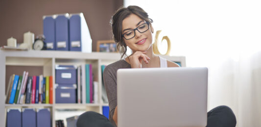 Laptops para Estudiantes en 2025: Potencia, Accesibilidad y Estilo laptops-para-estudiantes